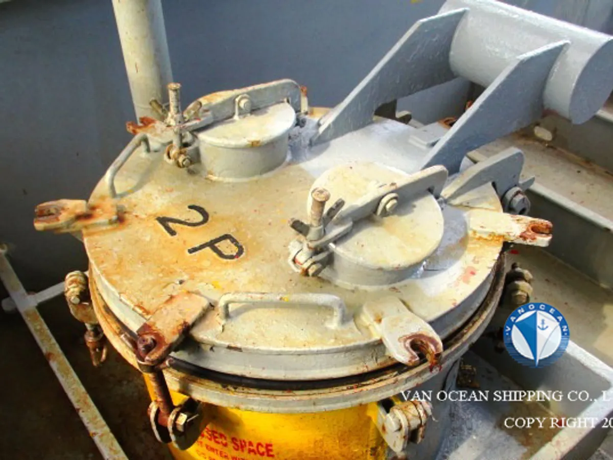 Oil/Chemical tanker for sale