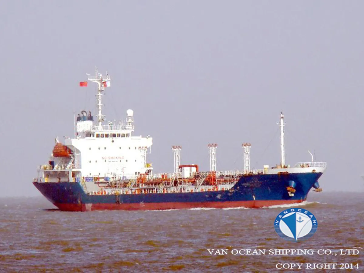 Oil/Chemical tanker for sale