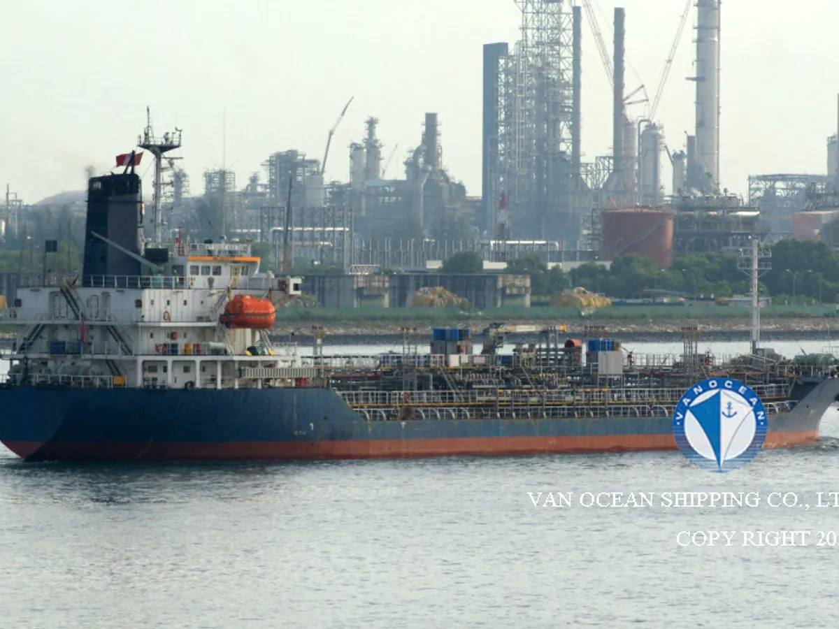 Oil/Chemical tanker for sale