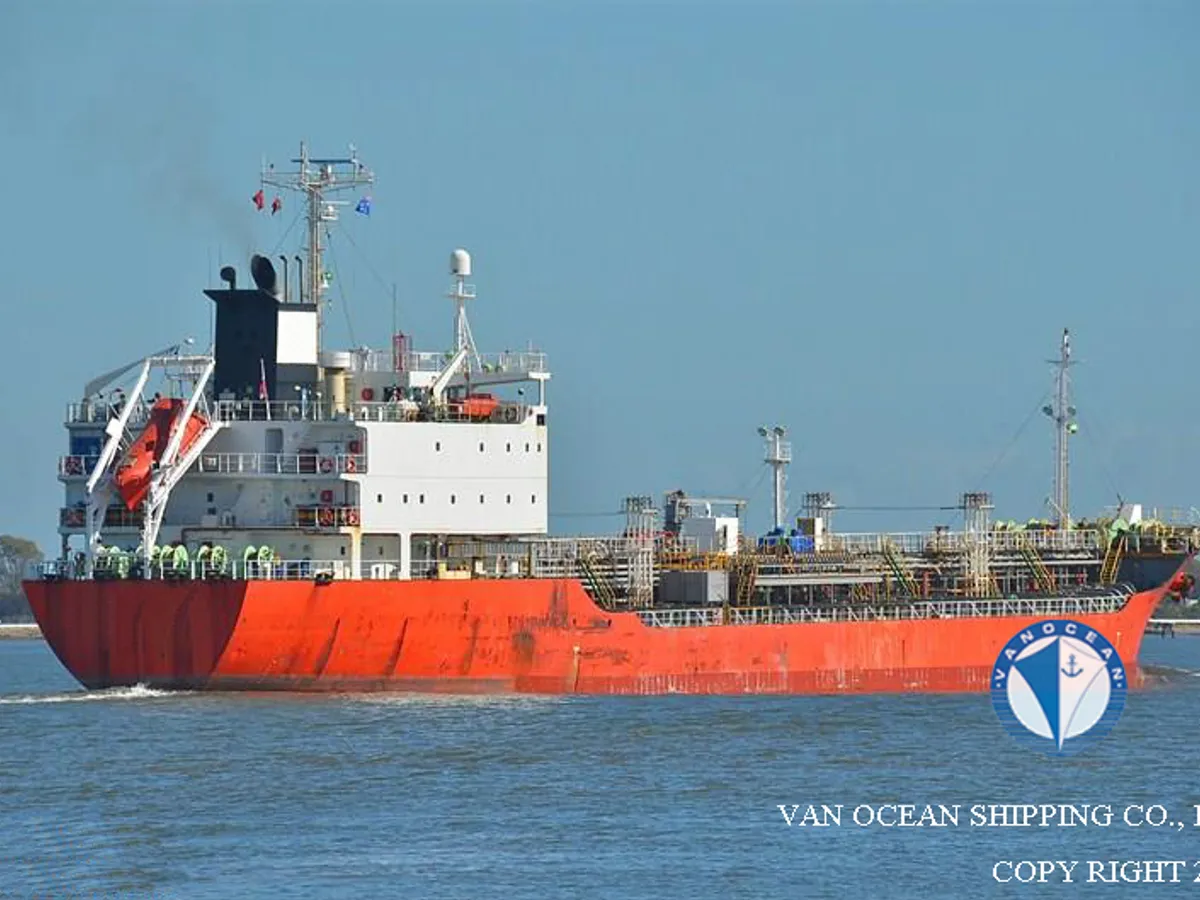 Oil/Chemical tanker for sale
