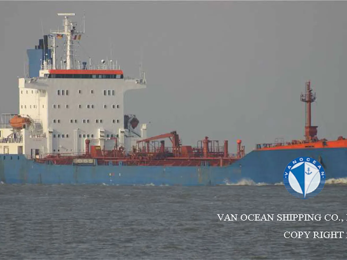 Oil/Chemical tanker for sale