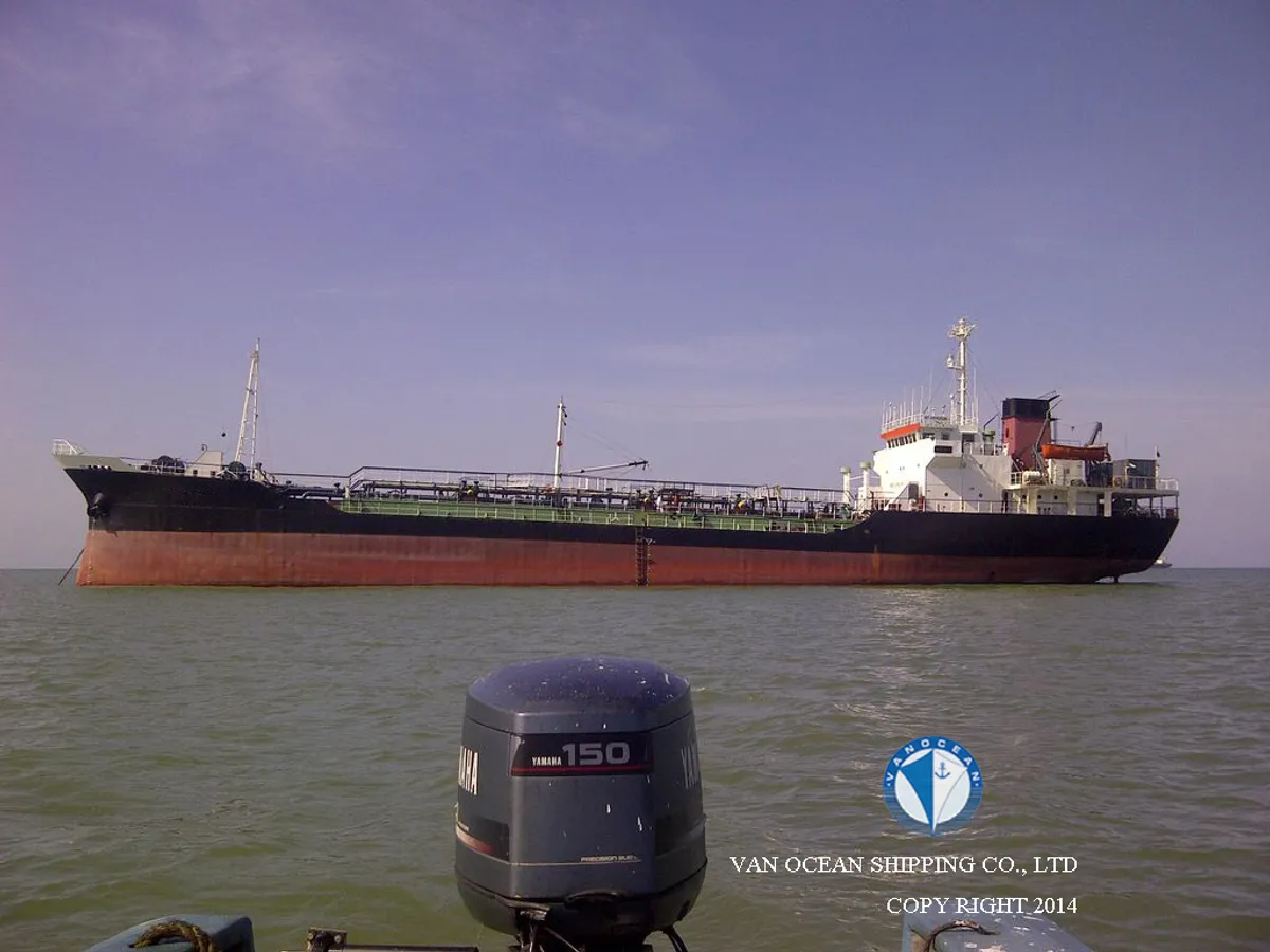 Oil/Chemical tanker for sale