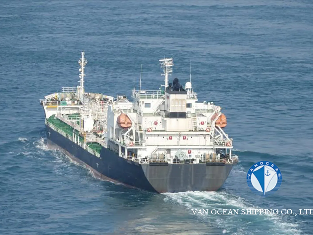 Oil/Chemical tanker for sale