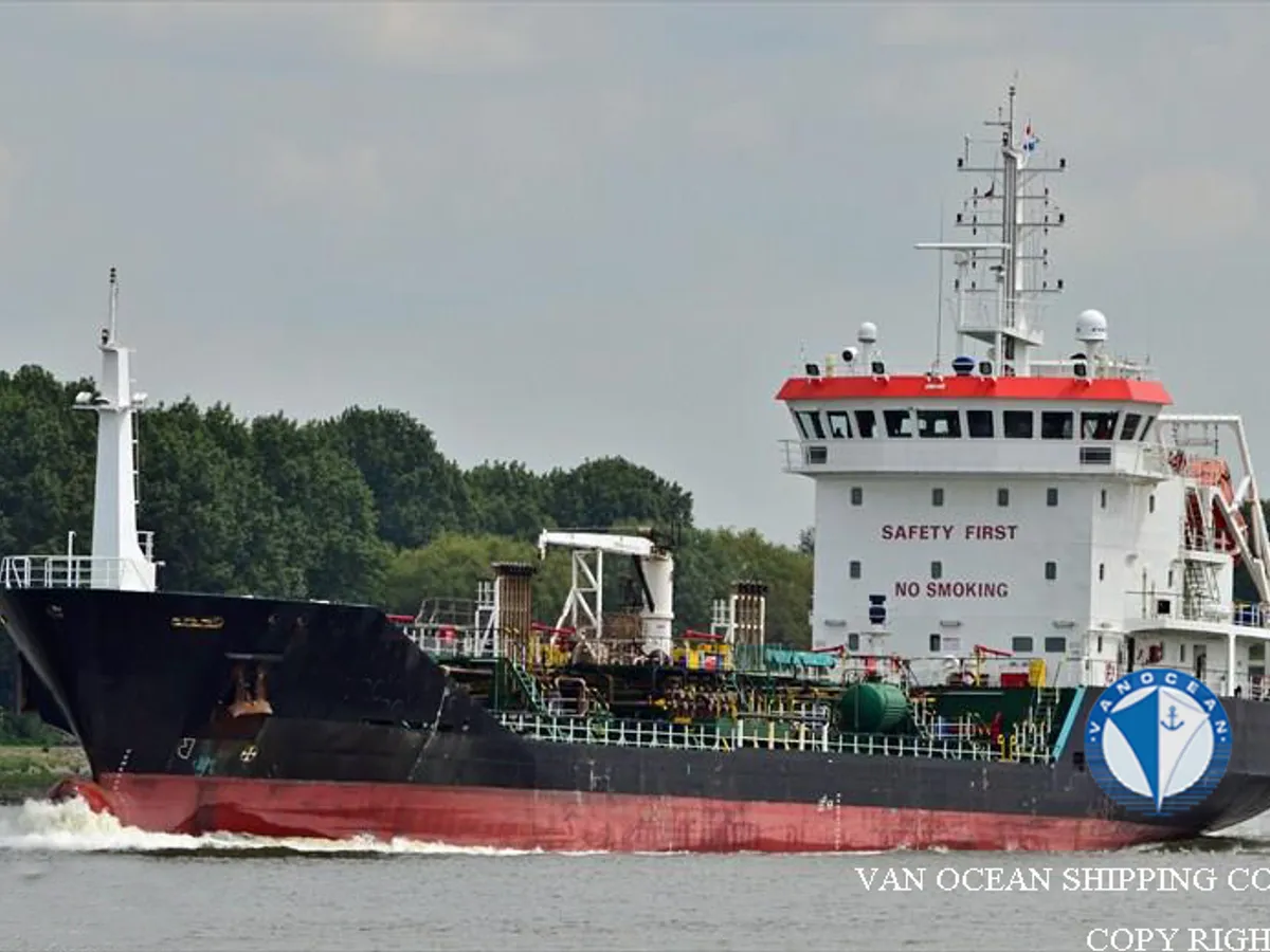 Oil/Chemical tanker for sale
