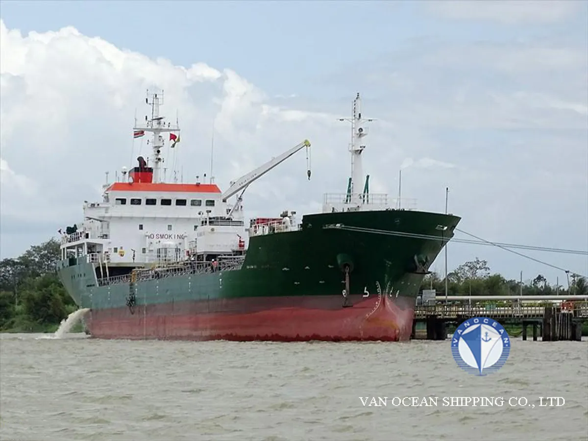 Oil/Chemical tanker for sale