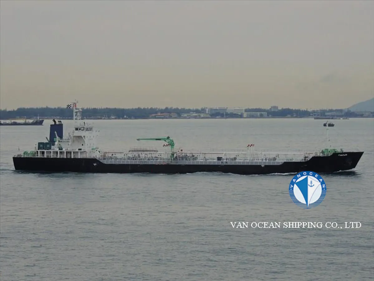 Oil/Chemical tanker for sale