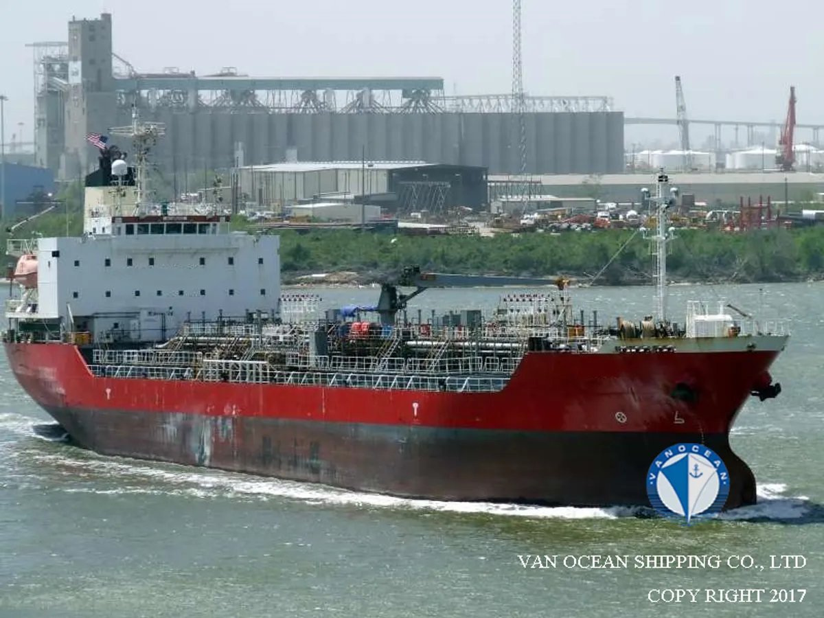 Oil/Chemical tanker for sale
