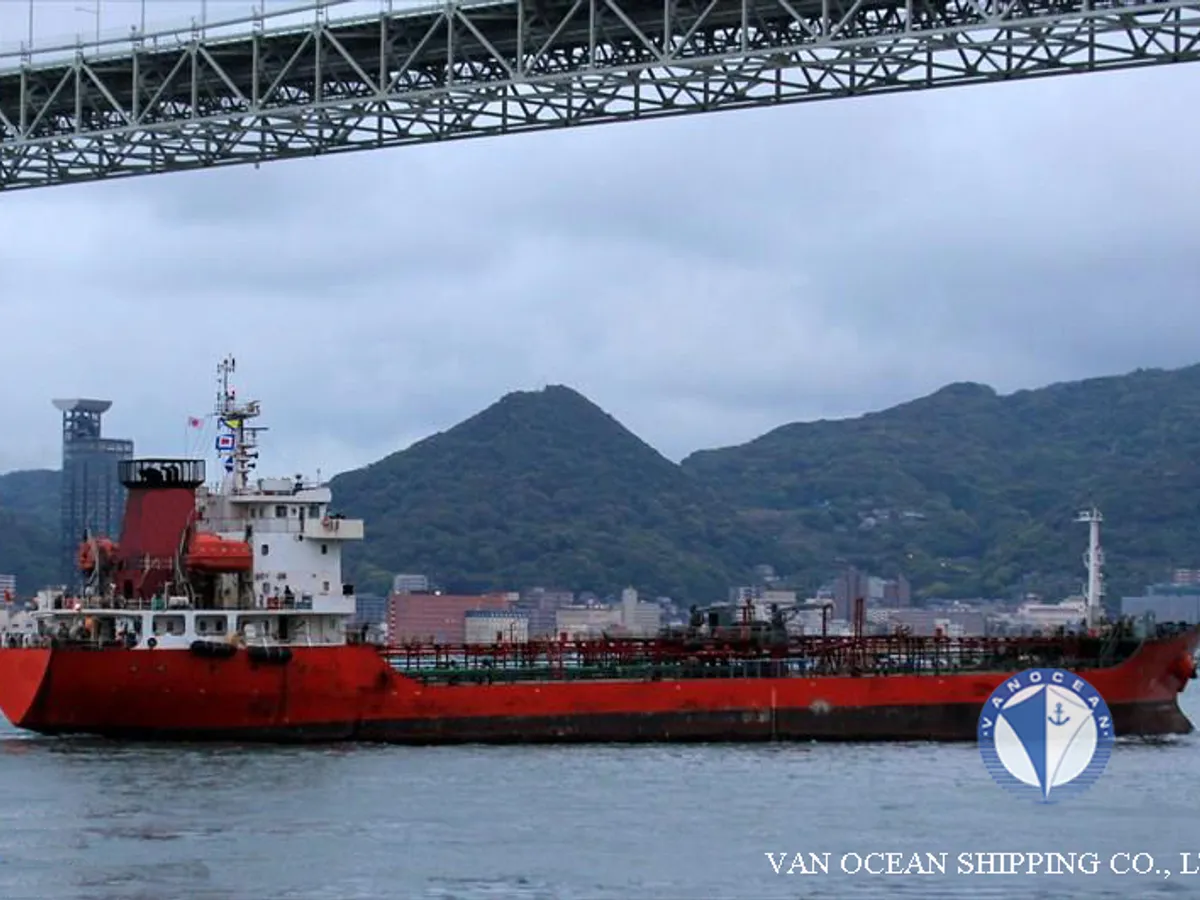 Oil/Chemical tanker for sale