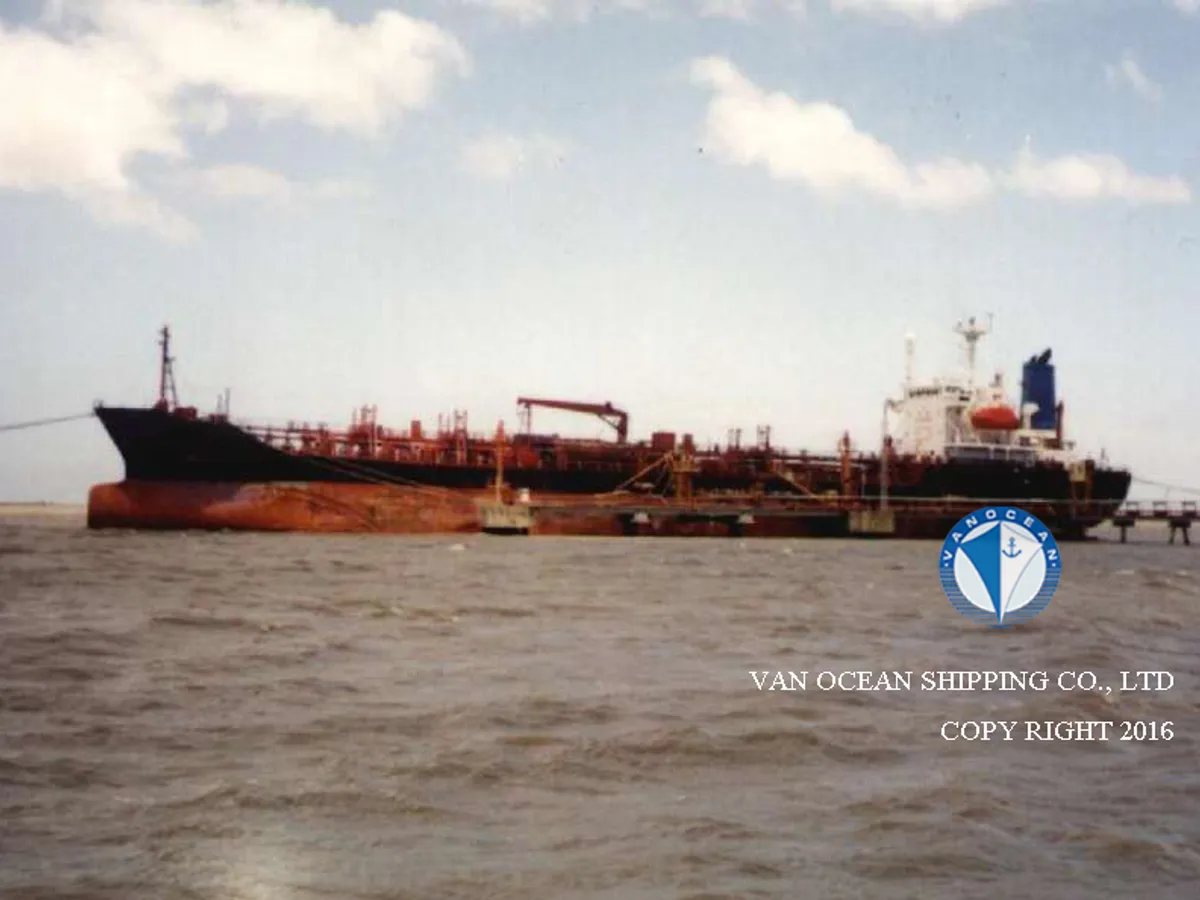 Oil/Chemical tanker for sale