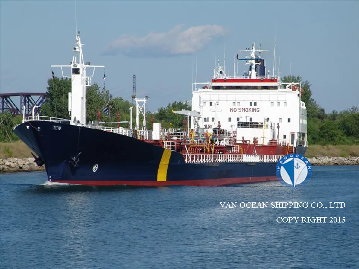 Oil/Chemical tanker for sale