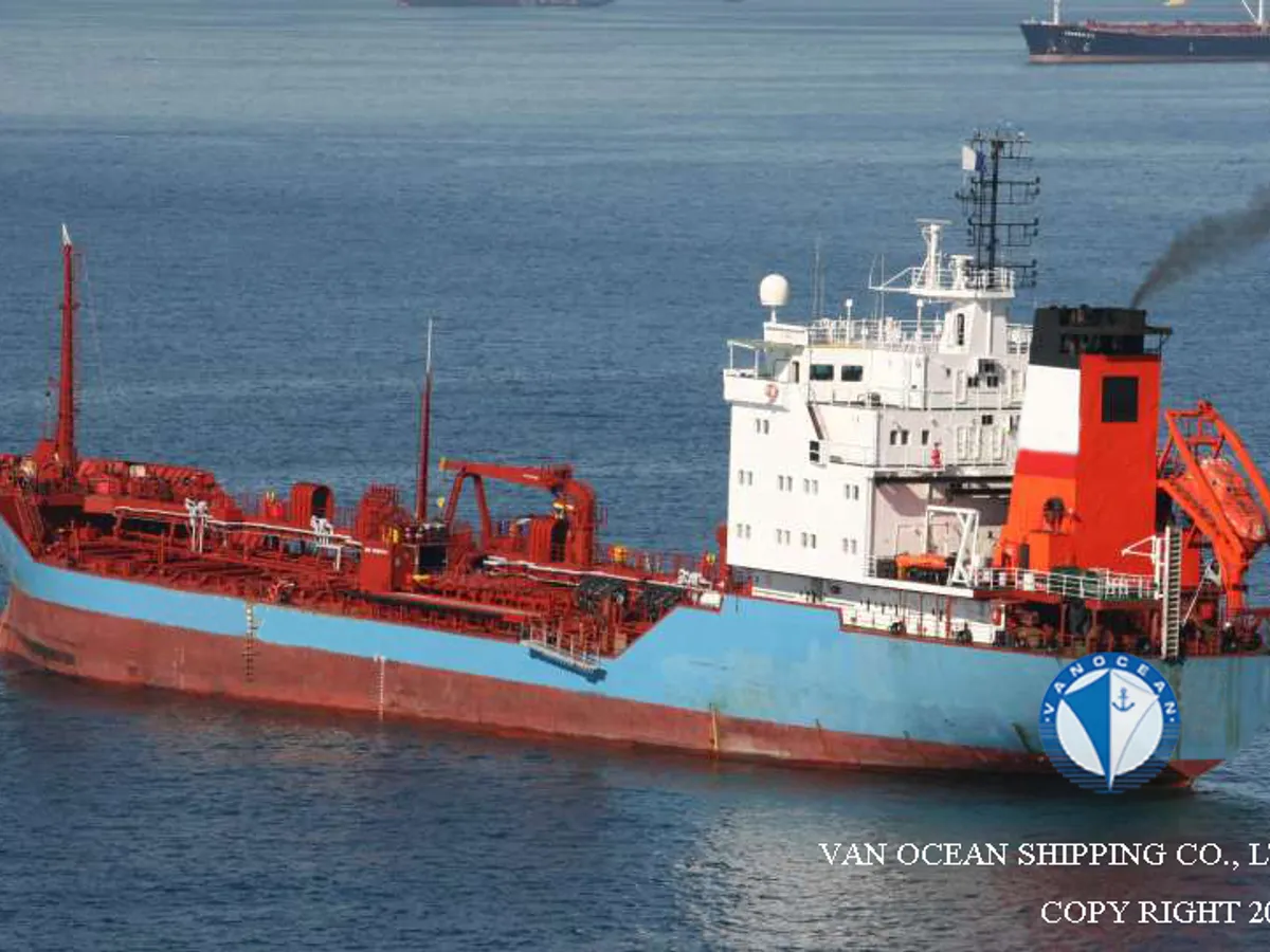 Oil/Chemical tanker for sale