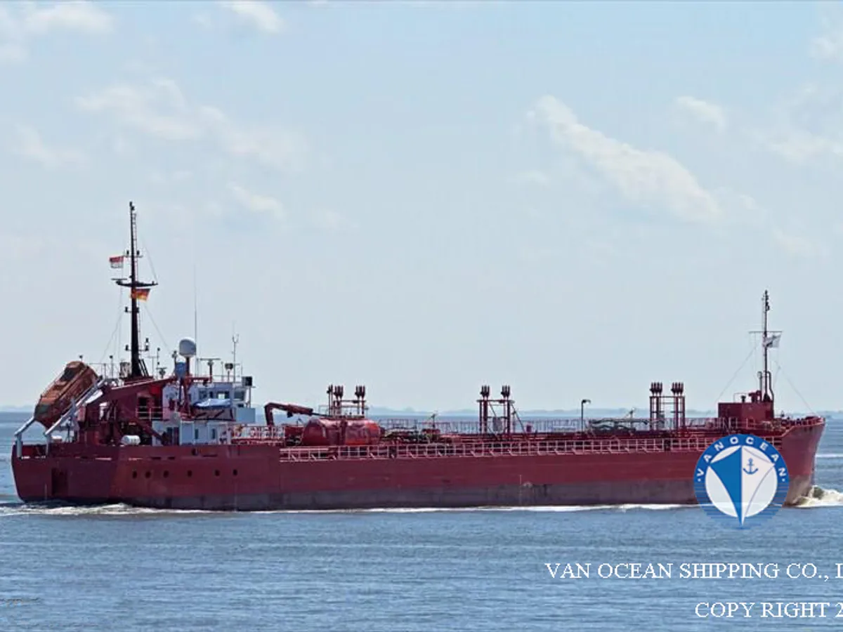 Oil/Chemical tanker for sale