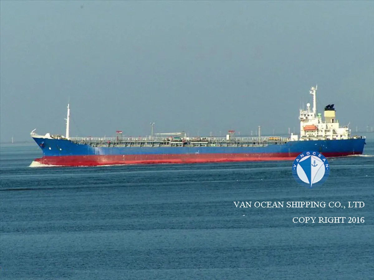Oil/Chemical tanker for sale