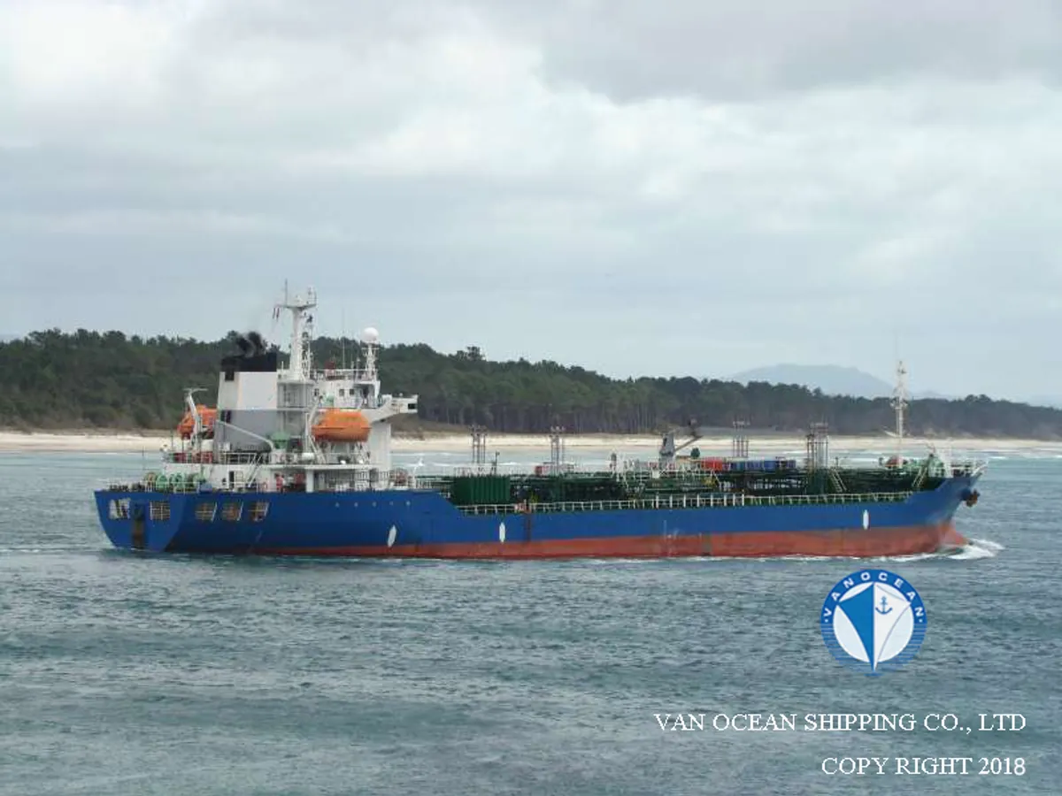 Oil/Chemical tanker for sale