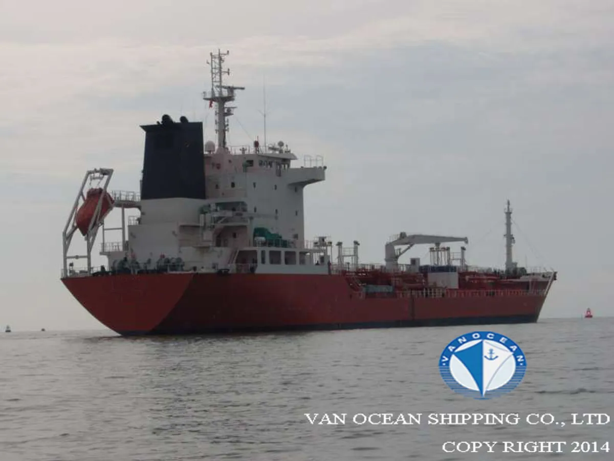 Oil/Chemical tanker for sale