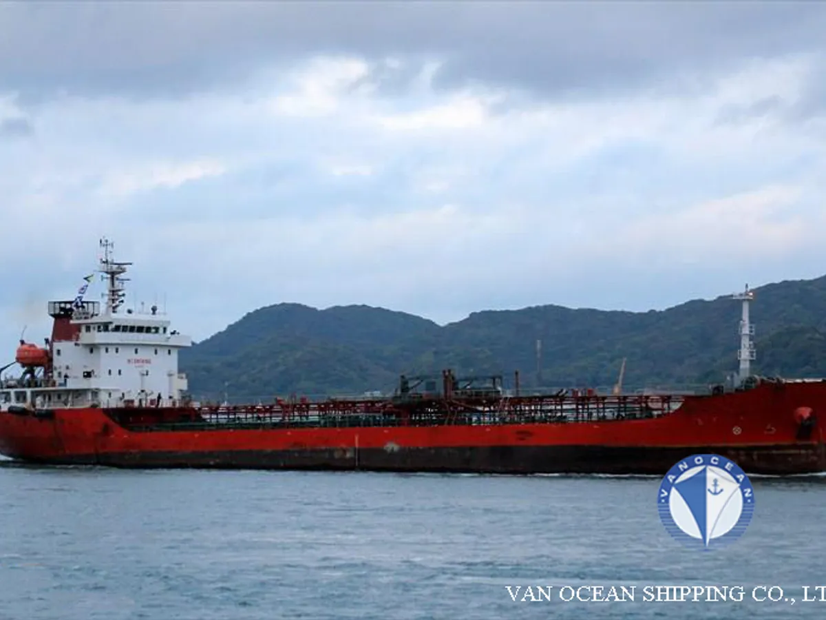 Oil/Chemical tanker for sale