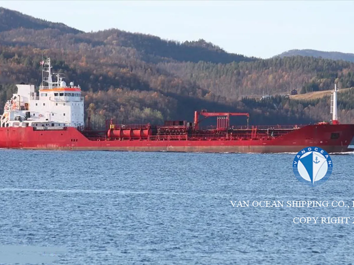 Oil/Chemical tanker for sale