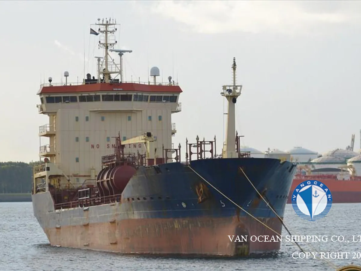 Oil/Chemical tanker for sale