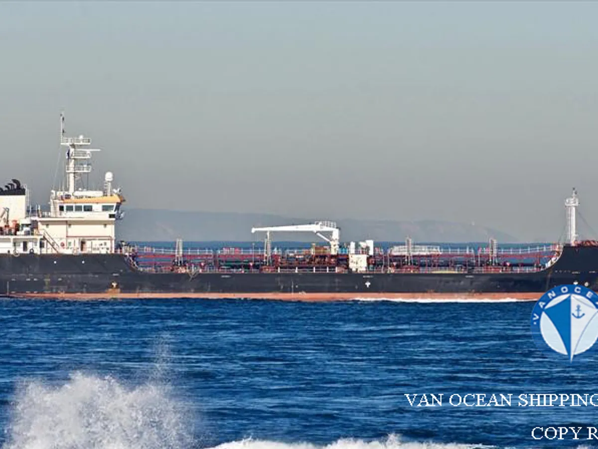 Oil/Chemical tanker for sale