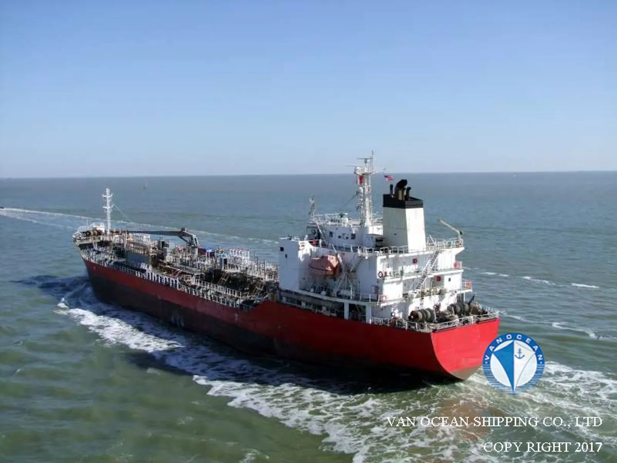 Oil/Chemical tanker for sale