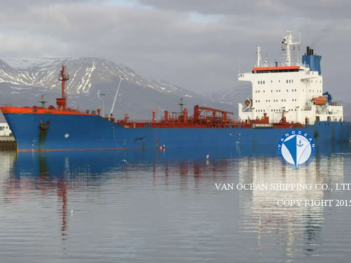 Oil/Chemical tanker for sale