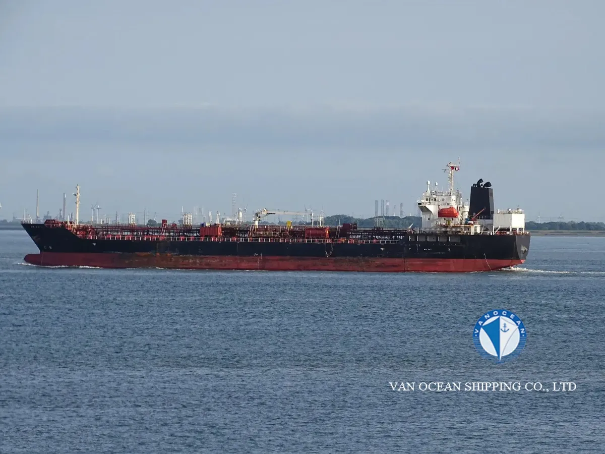 Oil/Chemical tanker for sale