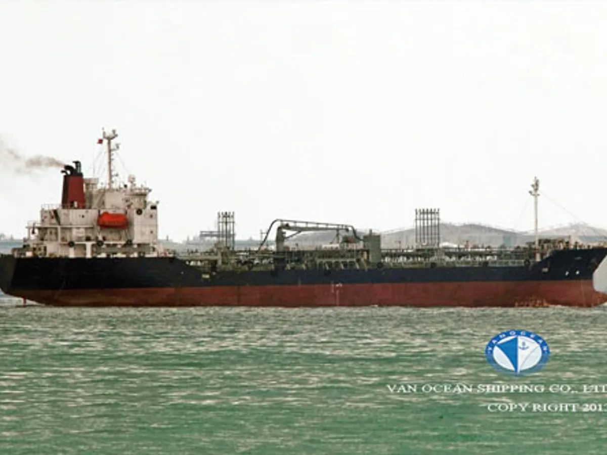 Oil/Chemical tanker for sale