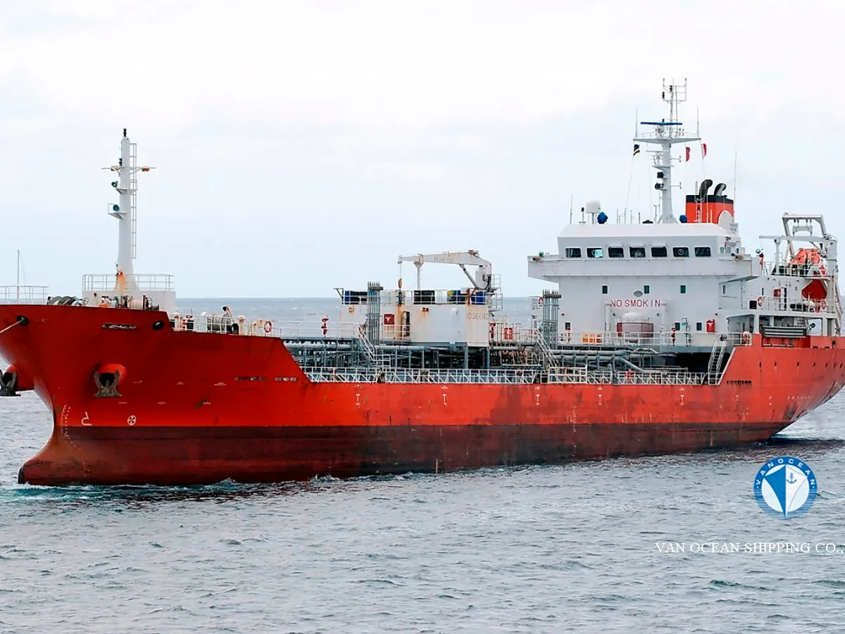Oil/Chemical tanker for sale