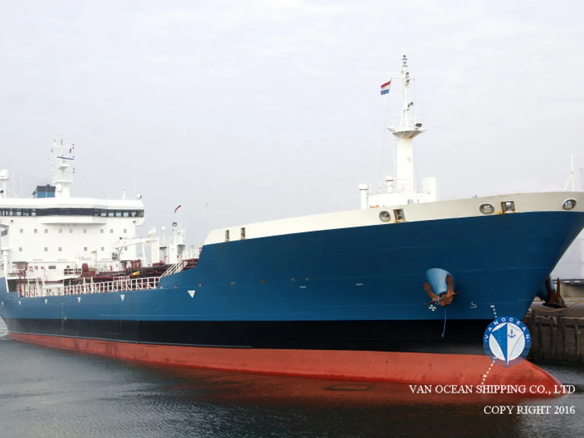 Oil/Chemical tanker for sale
