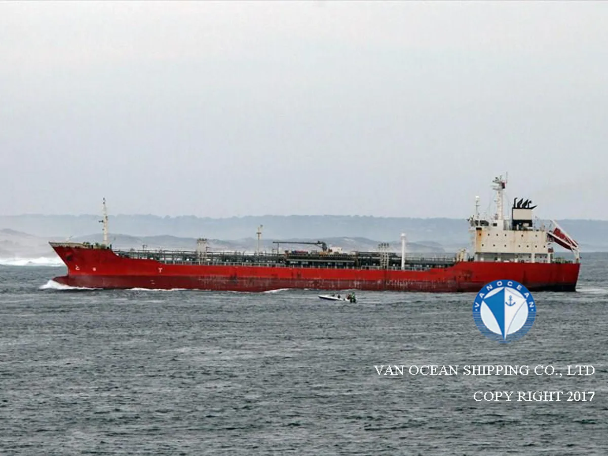 Oil/Chemical tanker for sale