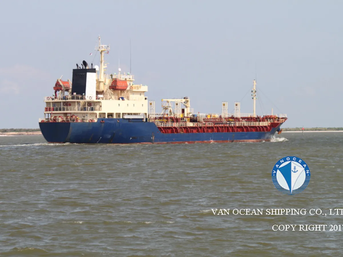 Oil/Chemical tanker for sale