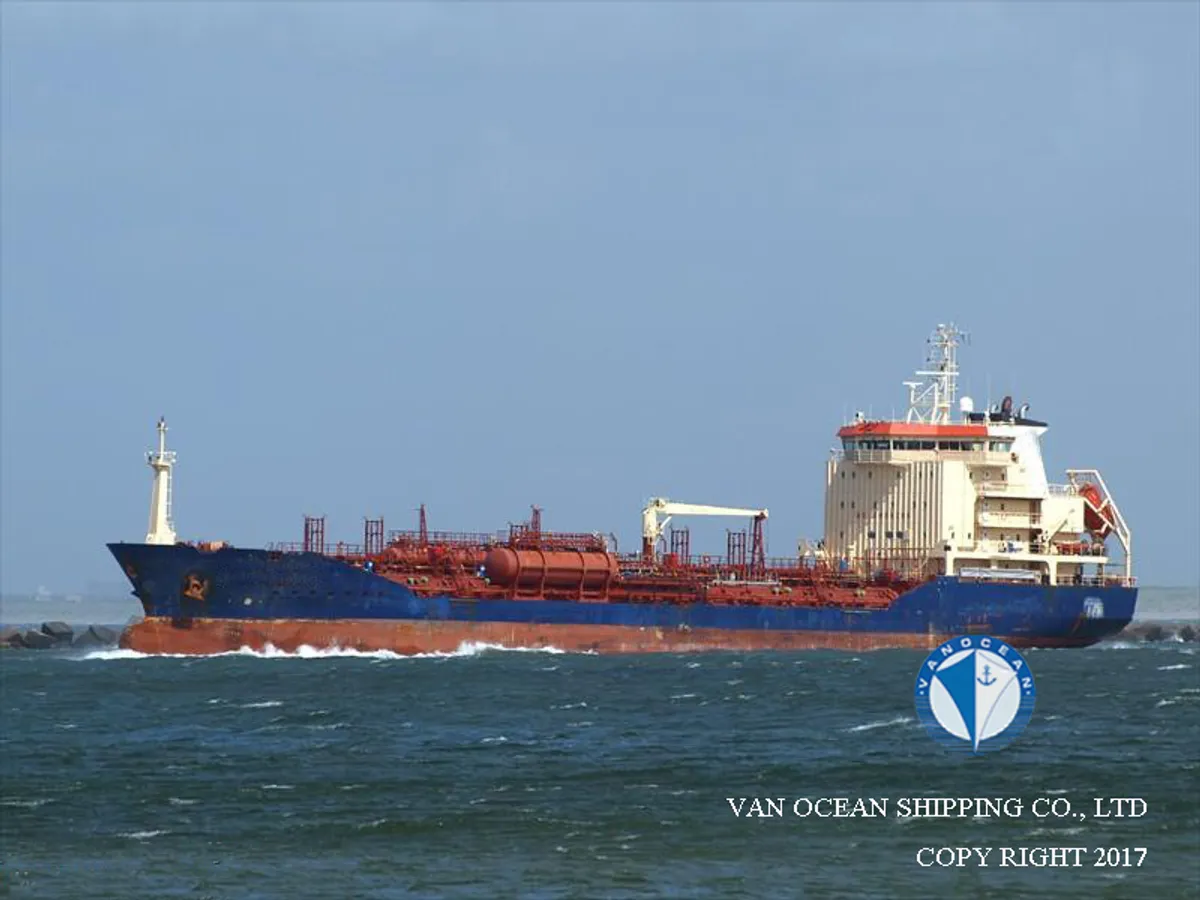 Oil/Chemical tanker for sale