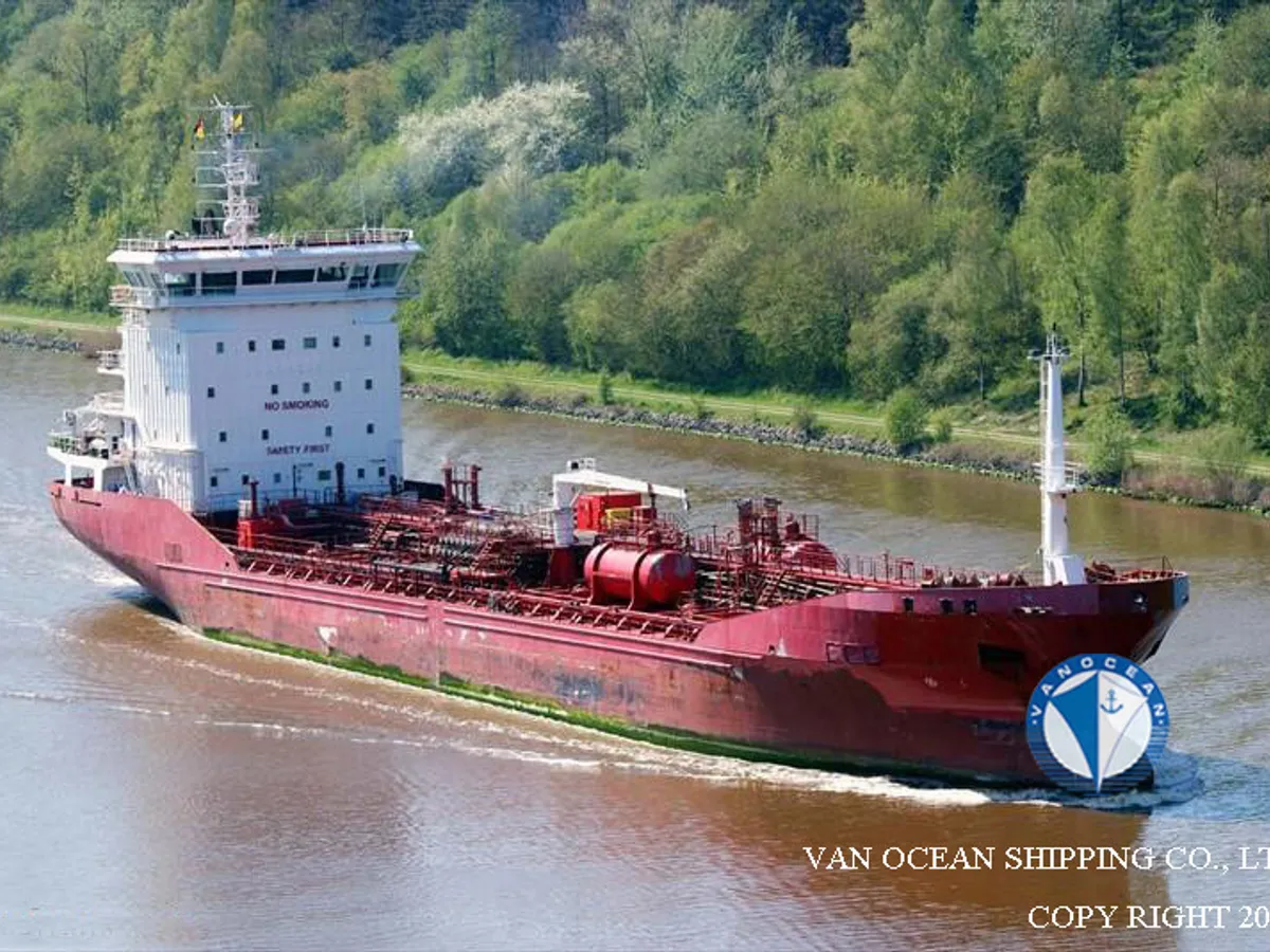 Oil/Chemical tanker for sale