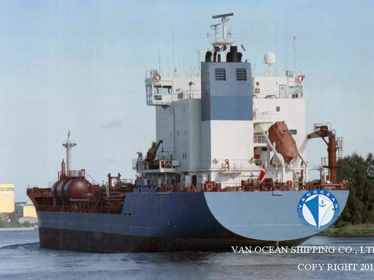Oil/Chemical tanker for sale
