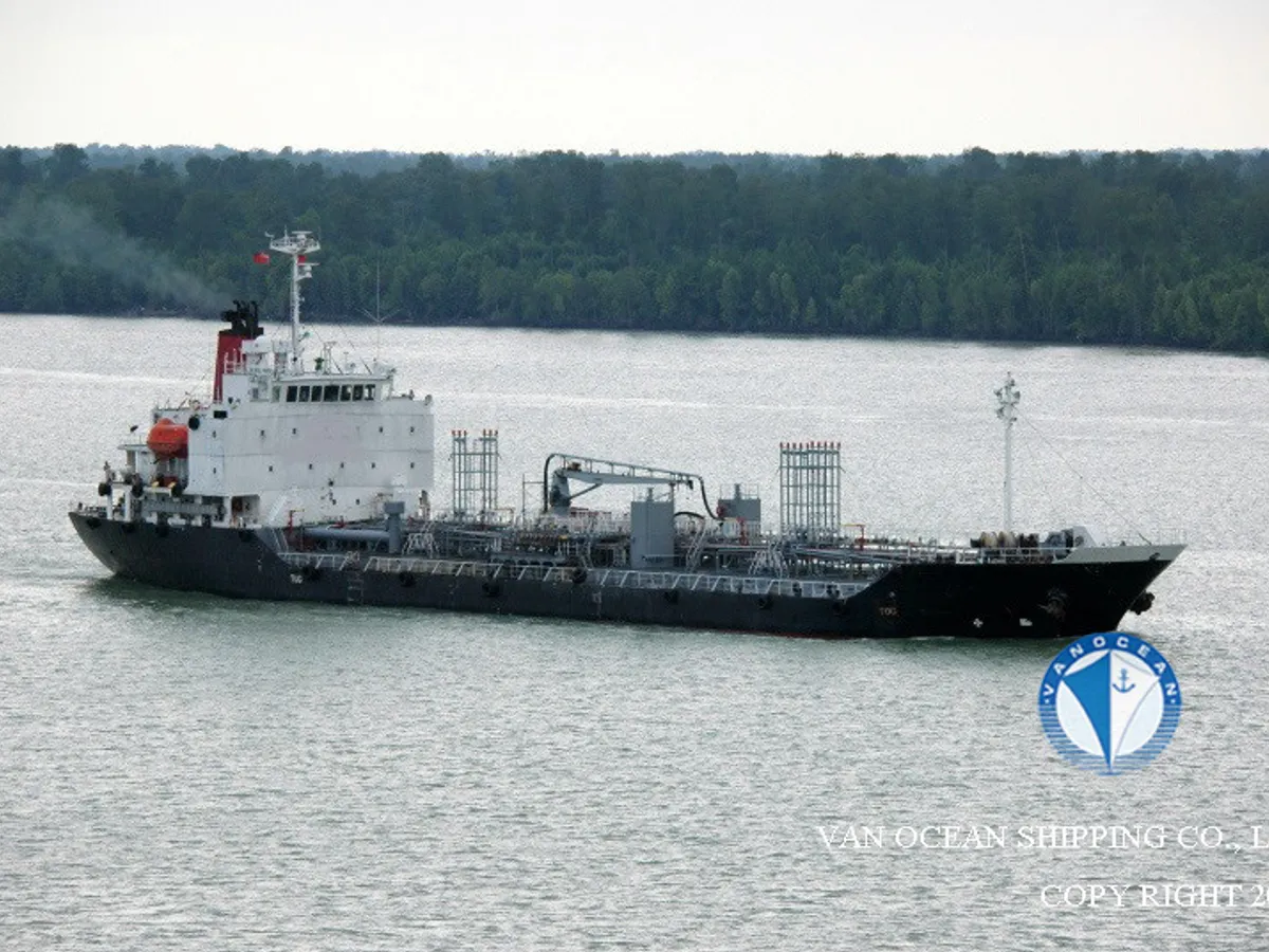 Oil/Chemical tanker for sale