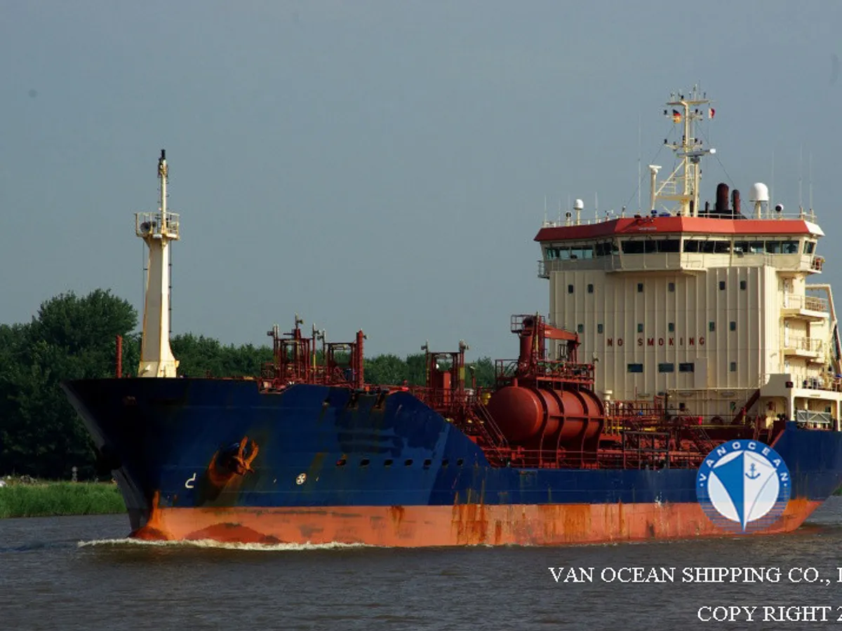 Oil/Chemical tanker for sale