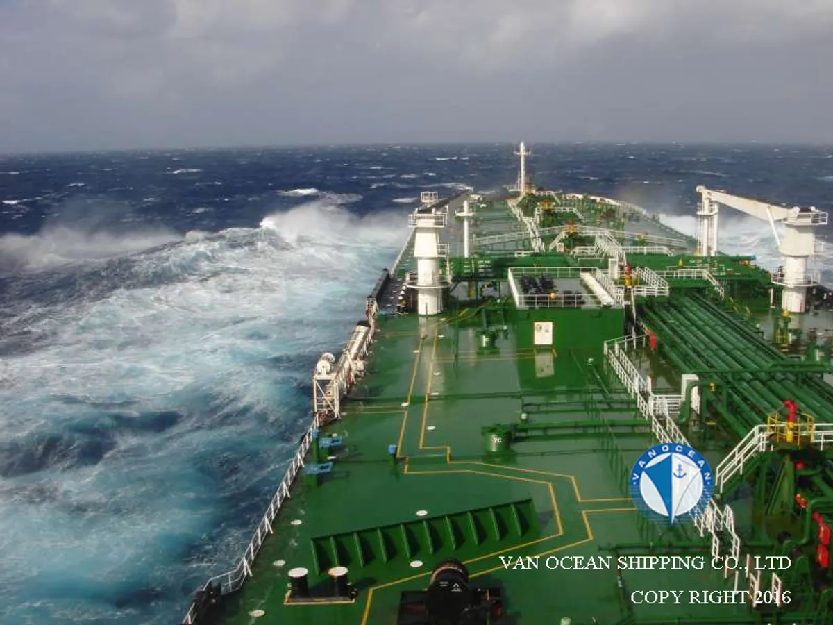Oil/Chemical tanker for sale