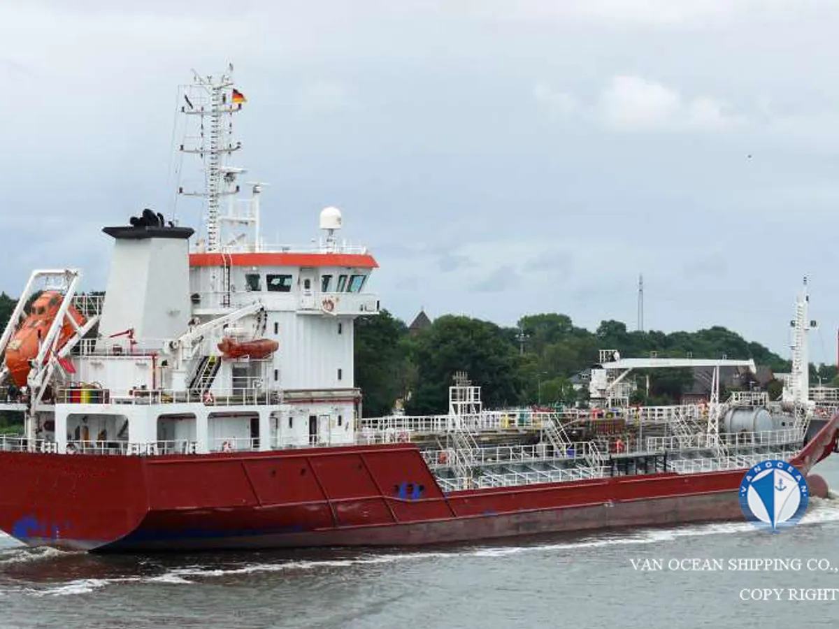 Oil/Chemical tanker for sale