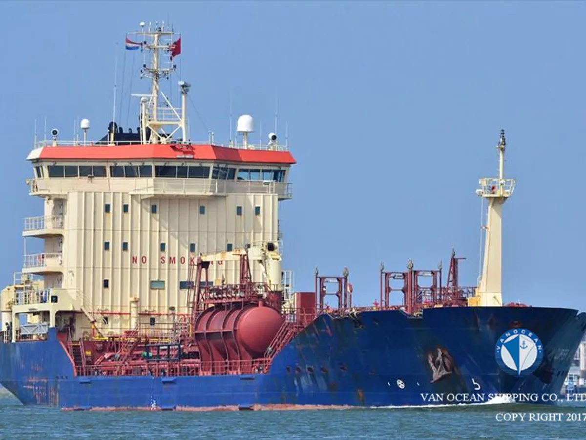 Oil/Chemical tanker for sale