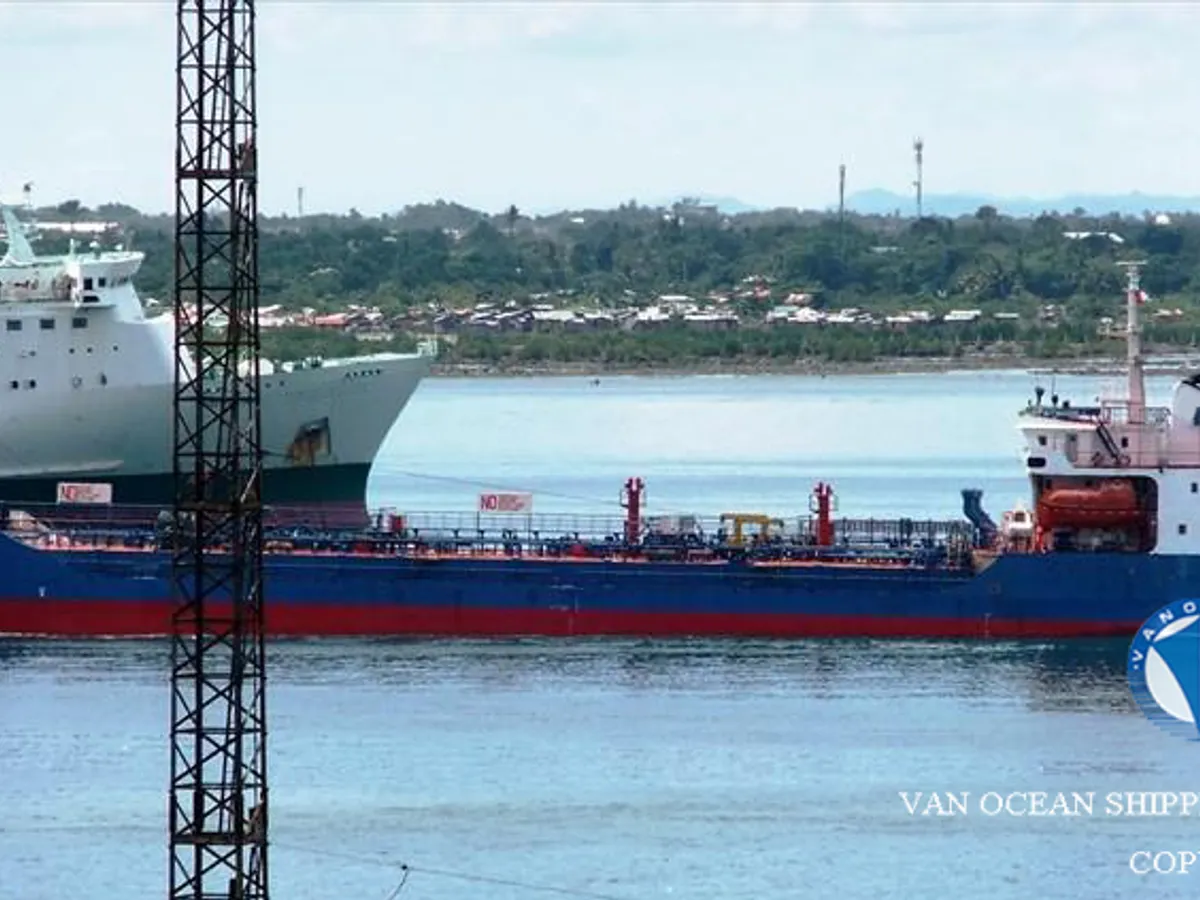 Oil/Chemical tanker for sale
