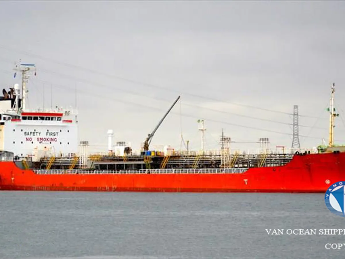 Oil/Chemical tanker for sale