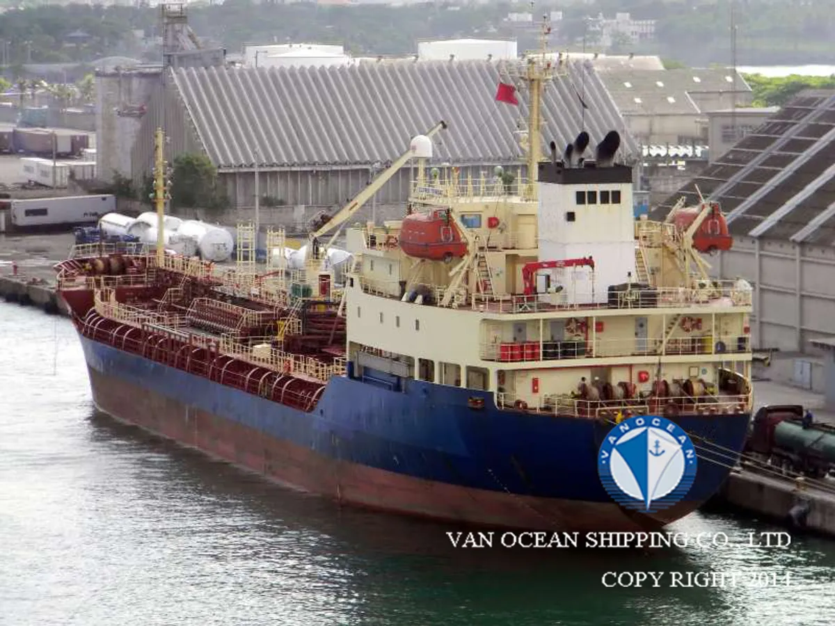 Oil/Chemical tanker for sale