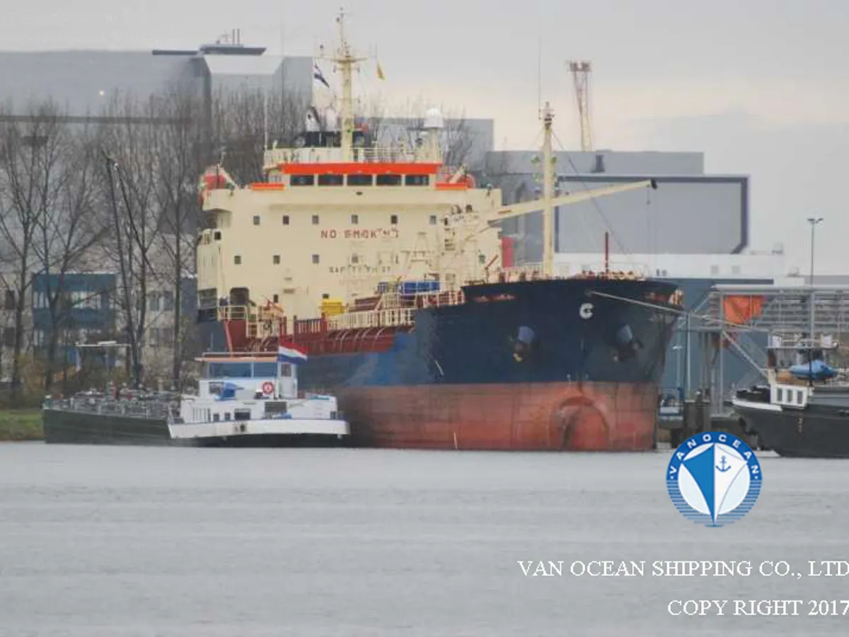 Oil/Chemical tanker for sale