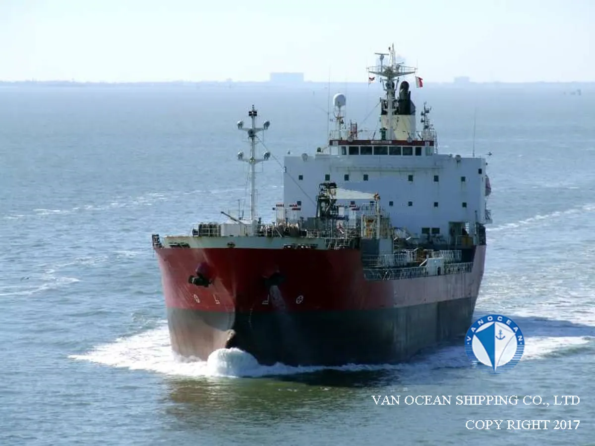 Oil/Chemical tanker for sale