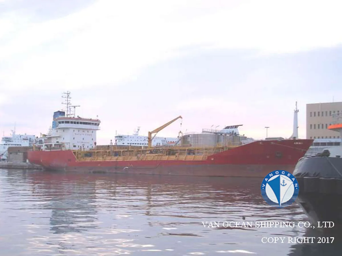 Oil/Chemical tanker for sale