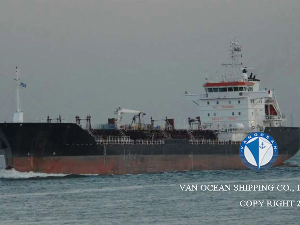 Oil/Chemical tanker for sale