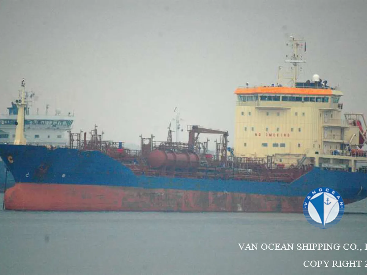 Oil/Chemical tanker for sale
