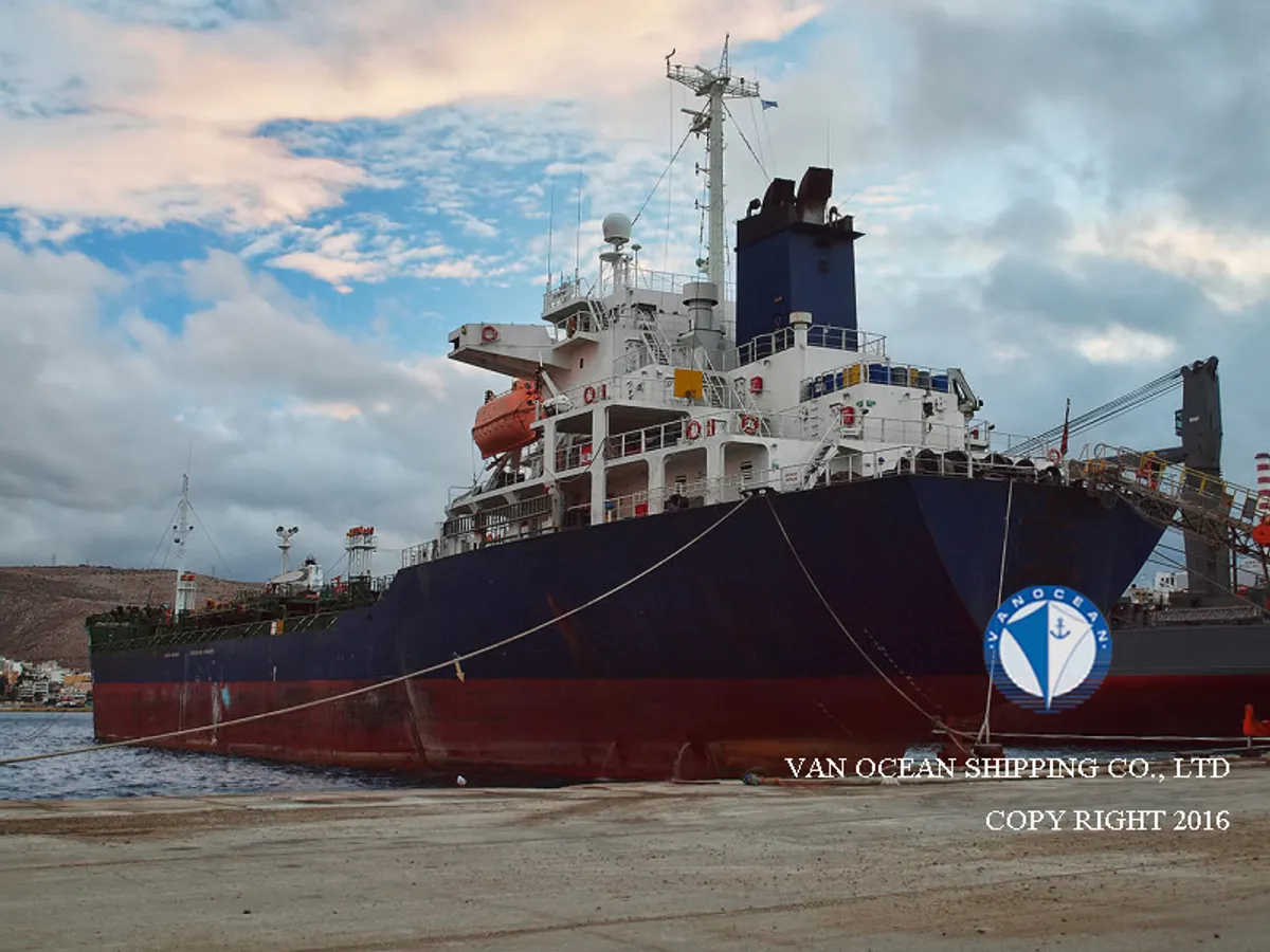 Oil/Chemical tanker for sale