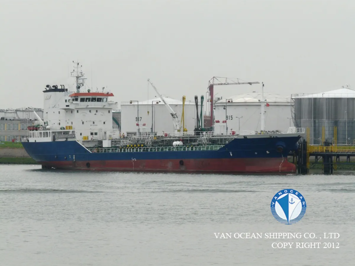 Oil/Chemical tanker for sale