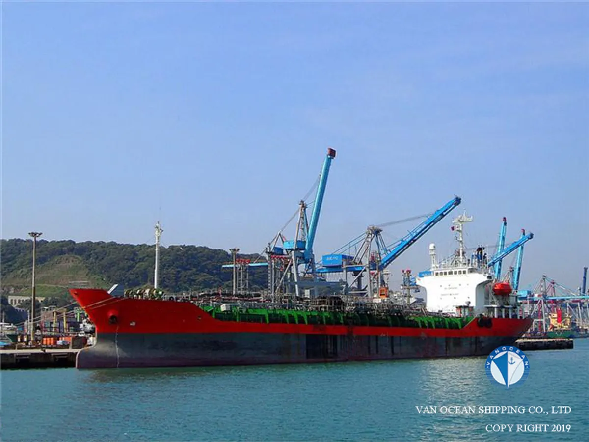 Oil/Chemical tanker for sale